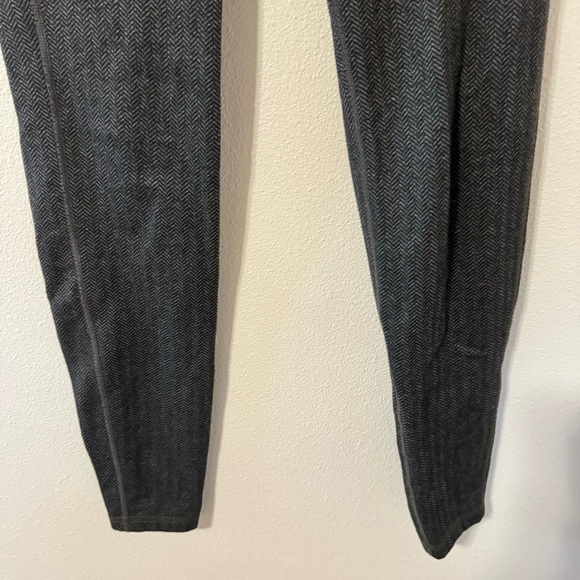 Old Navy Go-Dry Mid Rise Herringbone Leggings Charcoal Gray-Small - Picture 2 of 7